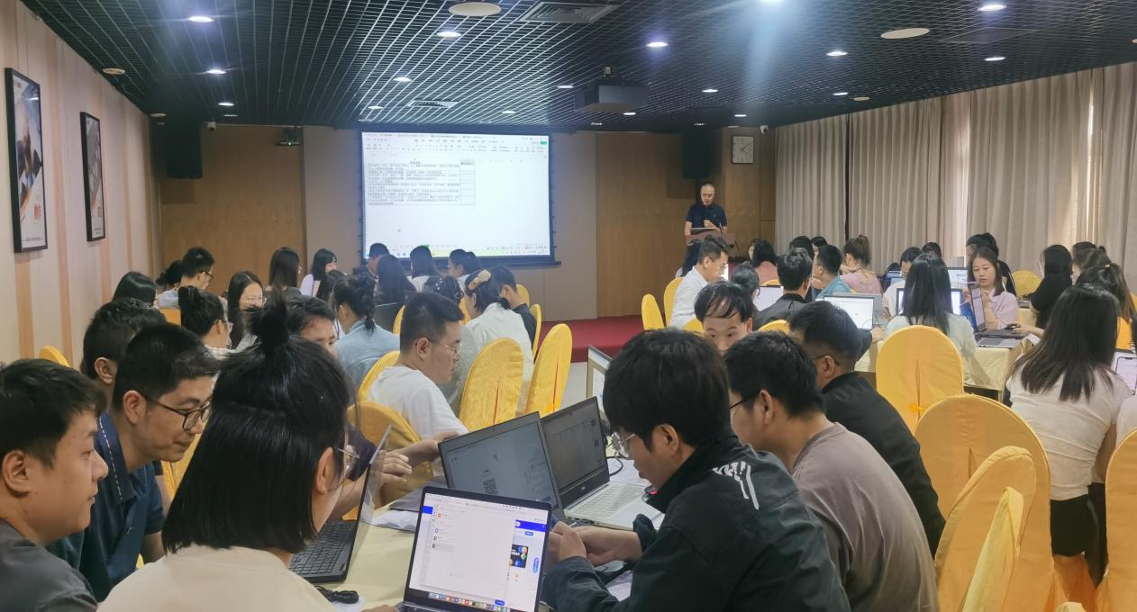 集团公司开展人工智能培训 以科技创新助力效率提升