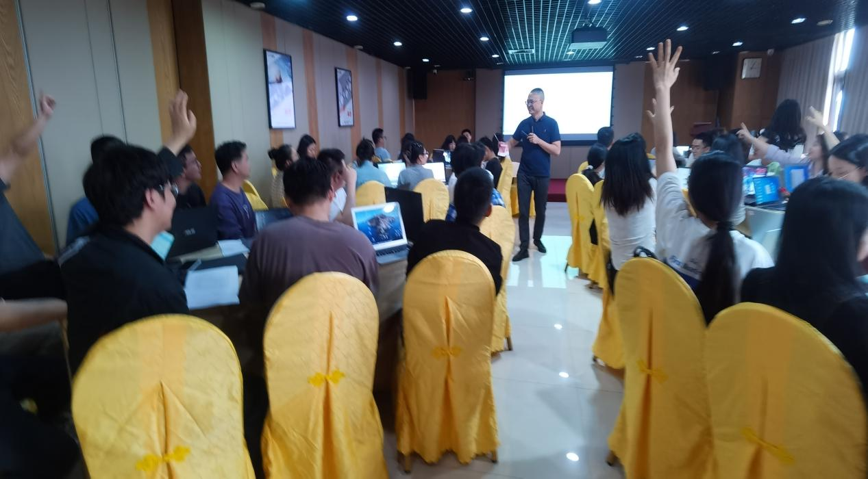 集团公司开展人工智能培训 以科技创新助力效率提升