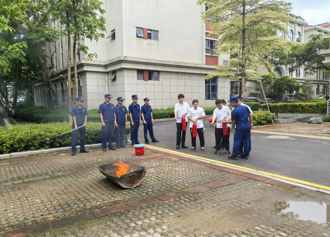 筑牢安全防线 共建平安尊龙凯时